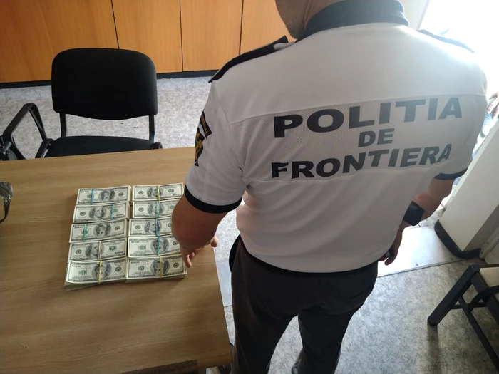 A-intrat-n-ar-cu-100000-de-dolari-n-rucsac-O-ucraineanc-nu-a-putut-prezenta-dovezi-pentru-bani