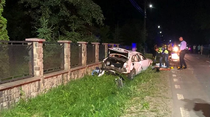 Accident-cu-doi-mori-n-urma-unei-icanri-n-trafic-dup-ce-un-afacerist-i-a-luat-fiica-din-casa-amantului-soiei-FOTO-