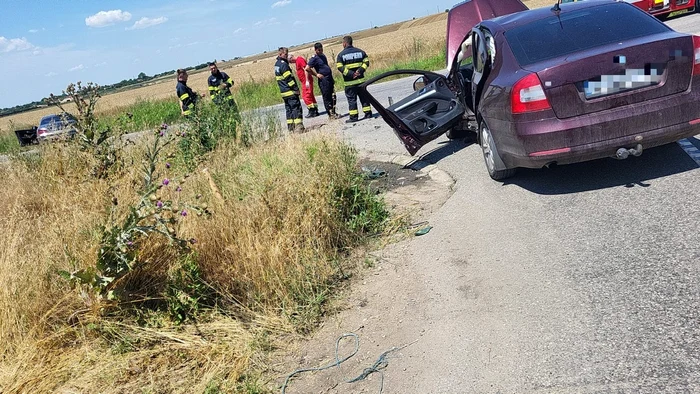 Accident-cu-dou-oferie-implicate-pe-un-drum-din-Olt-Doi-copii-printre-cele-patru-persoane-transportate-la-spital