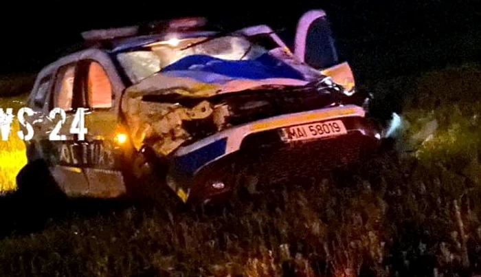 Accident-nfiortor---Maina-de-poliie-s-a-rsturnat-pe-un-cmp-din-Teleorman