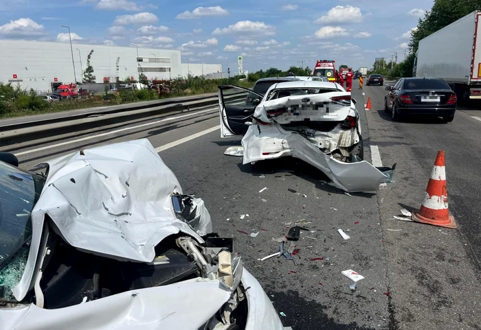 -Accident-rutier-pe-A1-la-intrarea-n-capital-Cinci-maini-implicate-Trei-victime-printre-care-i-un-copil-de-cinci-ani
