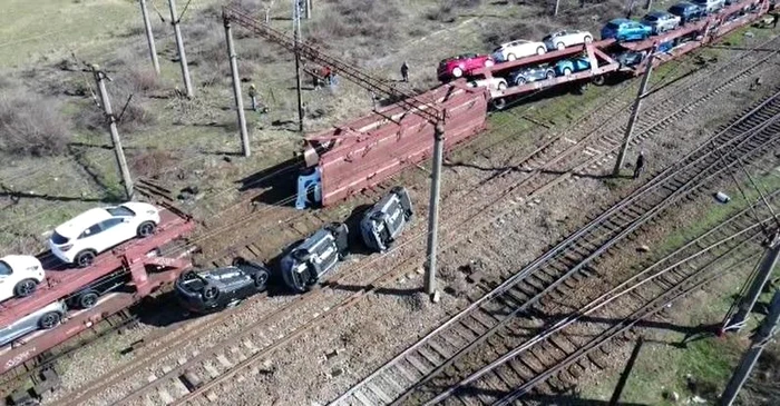 Accidentul-feroviar-de-la-Roiori-CFR-confirm-faptul-c-trenul-de-cltori-ce-intra-n-gar-a-lovit-trenul-de-marf