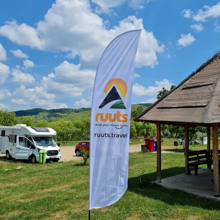 Campingul-de-rulote-de-lng-Vulcanii-Noroioi-descoperit-i-premiat-de-o-platform-internaional-de-cltorii