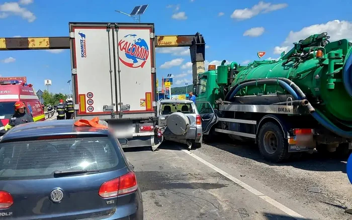 Carambol-pe-DN7-la-Vetem-soldat-cu-blocarea-traficului-Trei-victime-printre-care-o-tnr-nsrcinat-