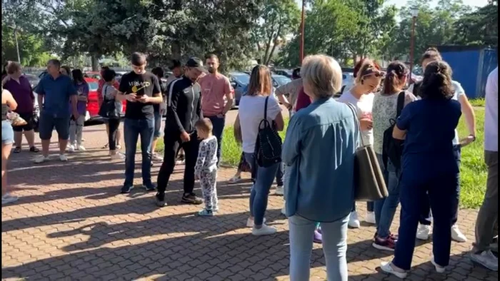 Coad-la-Centrul-de-transfuzii-din-Craiova-Zeci-de-oameni-doneaz-snge-pentru-Emi-tnrul-njunghiat-n-Grdina-Botanic