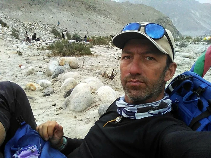 Coborrea-lui-Horia-Colibanu-de-pe-muntele-Karakorum-Ceai-cu-biscuii-la-fiecare-mas-FOTO