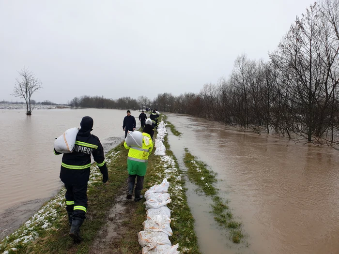 Cod-portocaliu-de-inundaii-n-mai-multe-zone-din-Vestul-Romniei-Alerta-este-valabil-pn-joi-la-prnz