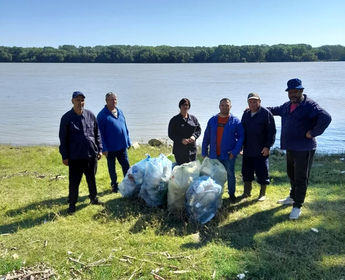 Concluzie-alarmant-a-biologilor-de-la-Apele-Romne-90-din-poluanii-din-lacul-Siriu-nseamn-plastic