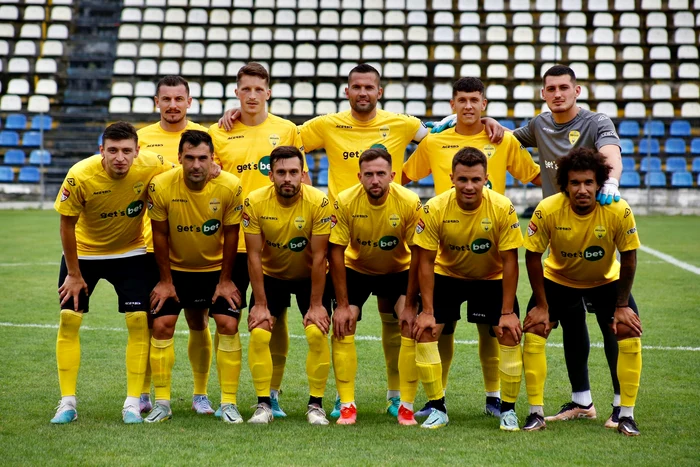 Cu-gnduri-de-promovare-pe-prima-scen-FC-Braov-SR-ar-putea-fi-obligat-s-joace-n-Liga-a-III-a