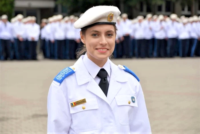 Cum-a-reuit-o-tnr-s-fie-ef-de-promoie-la-un-colegiu-militar-din-Romnia-A-fost-admis-prima-la-Academia-Militar