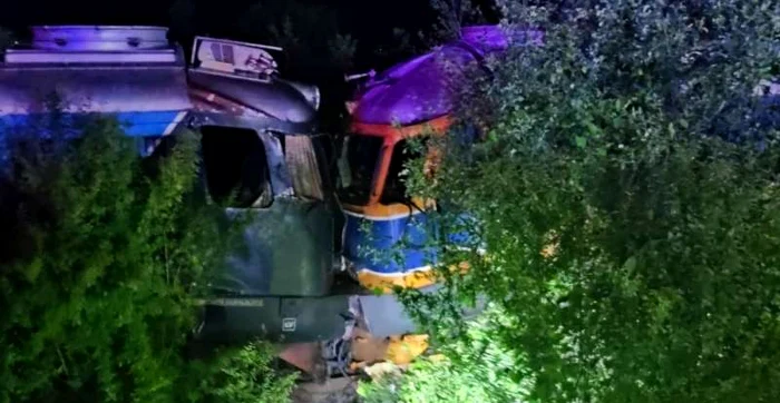 Dou-locomotive-s-au-ciocnit-n-apropiere-de-Gara-Toporu-Giurgiu-Doi-mecanici-rnii-unul-era-but