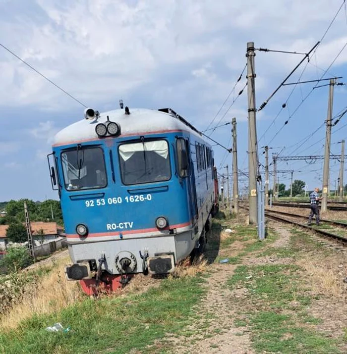 Dou-locomotive-s-au-tamponat-violent-la-Roiori-Ce-spune-CFR-Cltori