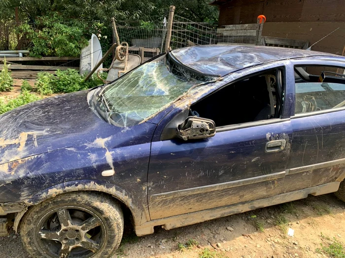 Focuri-de-arm-pentru-oprirea-unui-brbat-beat-care-conducea-o-main-cu-numere-false-i-fr-permis-Un-pasager-a-fost-mpucat