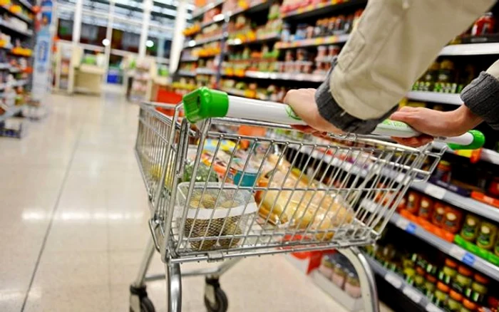 Mesajul-haios-transmis-clienilor-unui-supermarket-din-Alba-Iulia-Furai-de-aici-nu-mai-ncepei-alta