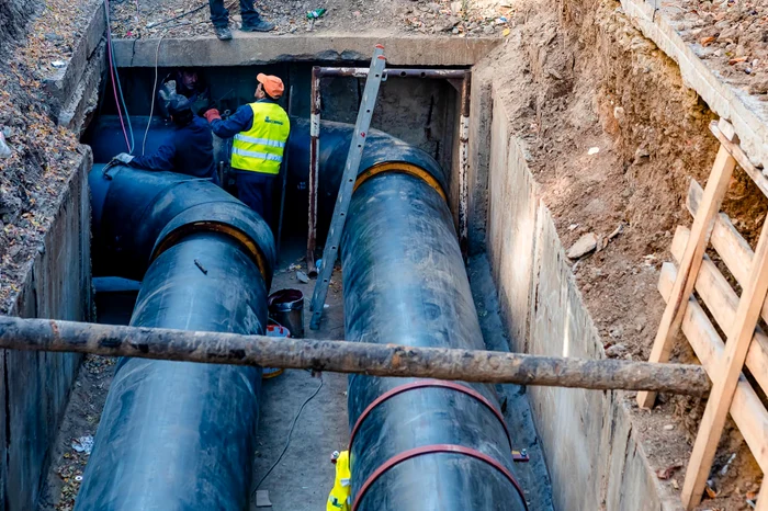 Mii-de-bucureteni-rmn-fr-ap-cald-n-ce-zone-se-fac-lucrrile-de-reparaii-ale-conductelor