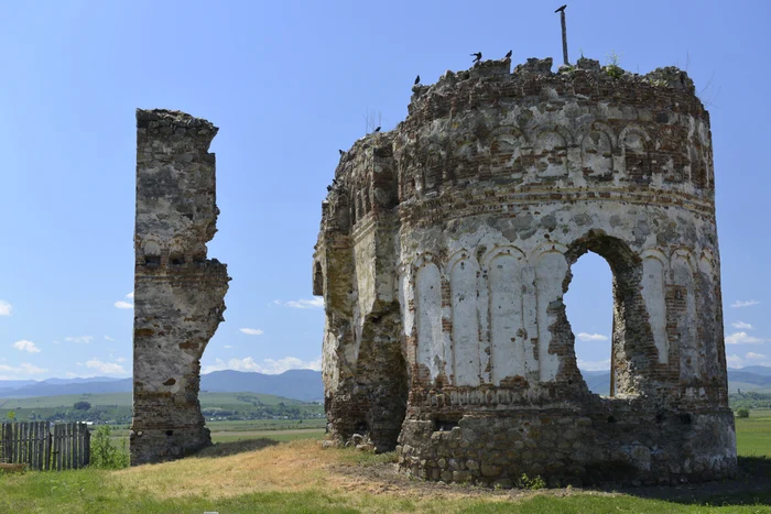 Misterul-ruinelor-Mnstirii-Bociuleti-Un-blestem-i-bocetele-familiilor-boierilor-decapitai