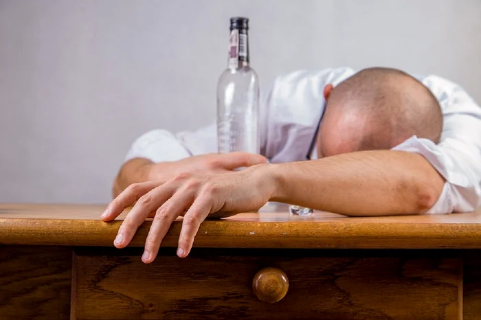 O-localitate-din-Belgia-interzice-consumul-de-alcool-din-cauza-romnilor-Vin-aici-ca-s-se-dezlnuie