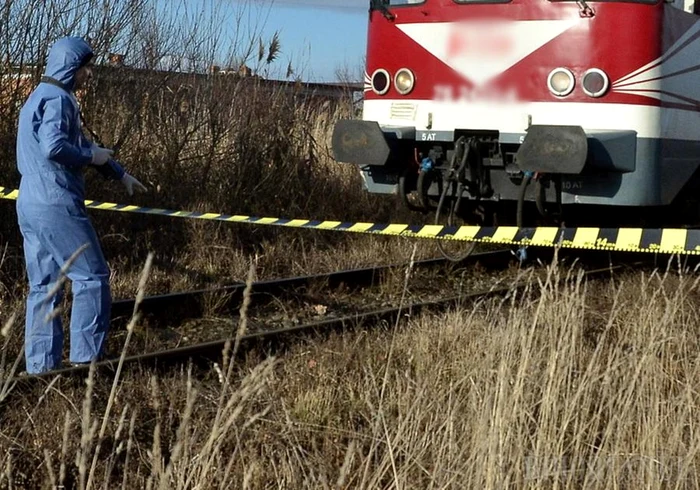 Patru-persoane-au-murit-ntre-care-i-doi-copii-dup-ce-un-tren-a-lovit-o-main