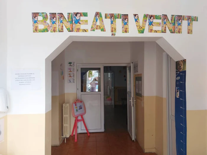 Pedeapsa-primit-de-o-educatoare-care-a-strns-de-gt-o-feti-n-vrst-de-trei-ani-de-fa-cu-ceilali-copii-din-grup