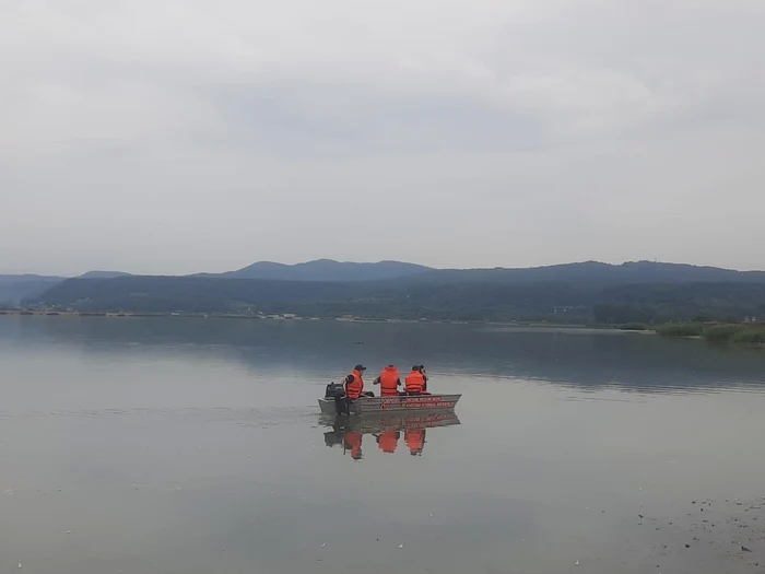 Persoan-disprut-ntr-un-lac-din-judeul-Harghita-Pompierii-au-pornit-n-cutarea-ei-