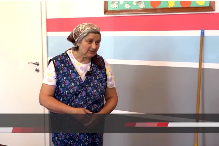Poveste-de-via-Fiul-femeii-de-serviciu-devine-directorul-colii-n-care-mama-sa-muncete-cu-druire