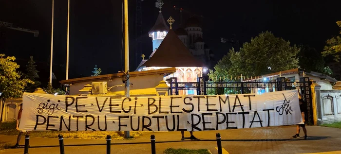 Rzboi-Steaua---FCSB-Fanii-militarilor-au-mpnzit-Bucuretiul-cu-mesaje-anti-Becali-i-Ciolacu-GALERIE-FOTO