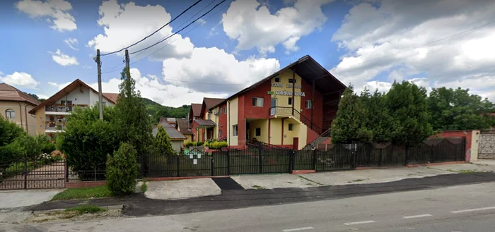 Scandal-n-Vlcea-dup-modelul-azilelor-groazei-din-Bucureti-Btrnii-sechestrai-n-interior