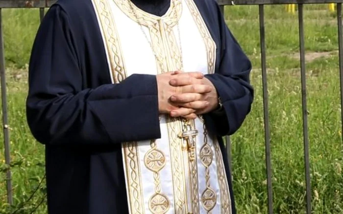 Scandal-sexual-la-Giurgiu-preot-prins-n-timp-ce-se-masturba-n-faa-unor-elevi-Ce-spune-Episcopia