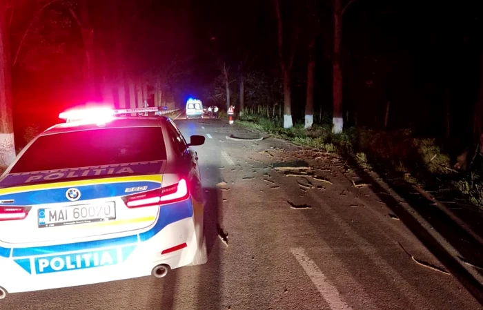 Tnr-de-21-de-ani-mort-ntr-un-accident-rutier-S-a-izbit-cu-maina-de-un-copac