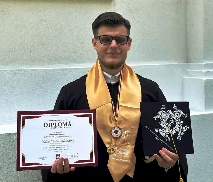 Tnrul-din-Vrancea-care-a-terminat-Facultatea-de-Teologie-Ortodox-ef-de-promoie-cu-Summa-Cum-Laude-FOTO