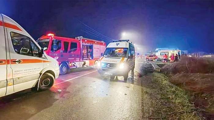 Tragedie-pe-DN3-A-oferul-unui-autoturism-a-murit-pe-loc-dup-ce-s-a-izbit-de-un-utilaj-agricol