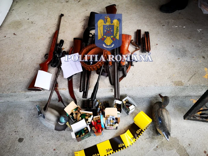 Un-adevrat-arsenal-descoperit-n-Vlcea-i-Bucureti-Suspecii-vnau-mistrei-i-cerbi-n-plin-zi-FOTO