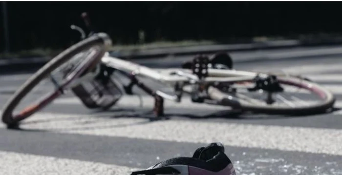Un-biciclist-a-murit-dup-ce-a-fost-acroat-de-o-motociclet-condus-de-un-brbat-fr-permis