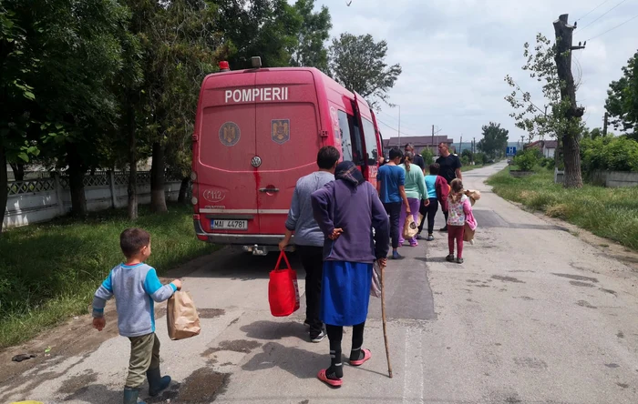 Zeci-de-persoane-din-mai-multe-sate-din-judeul-Dolj-evacuate-din-cauza-inundaiilor