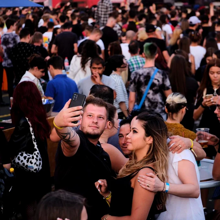 ncepe-Arad-Open-Air-Artiti-romni-i-strini-urc-la-AOA-pe-scenele-Aeroport-i-Litoralul-Vestului-VIDEO