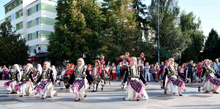 ncepe-Festivalul-Internaional-de-Folclor-Carpai-dup-trei-ani-de-pauz-Vor-avea-loc-spectacole-n-cinci-orae