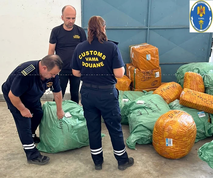 Marf-de-contraband-n-camioane-ucrainene-descoperit-la-Vam-Transportul-tranzita-Romnia-spre-Turcia
