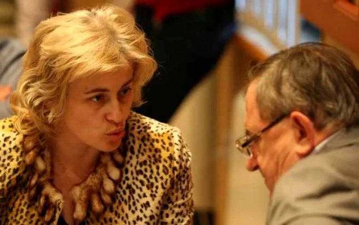 Operaiunea-Distrugei-probele-n-primrie-ef-la-Resurse-Umane-ctre-funcionar-Nu-scpa-momentul-Te-rog