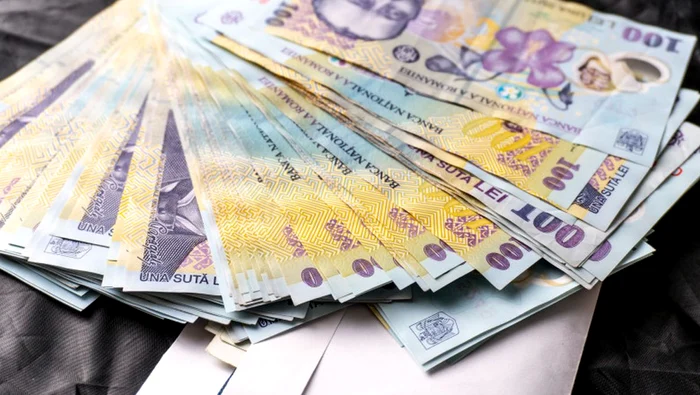 Angajata-unei-benzinrii-din-Olt-dat-pe-mna-Poliiei-Patronul-a-sunat-la-112-