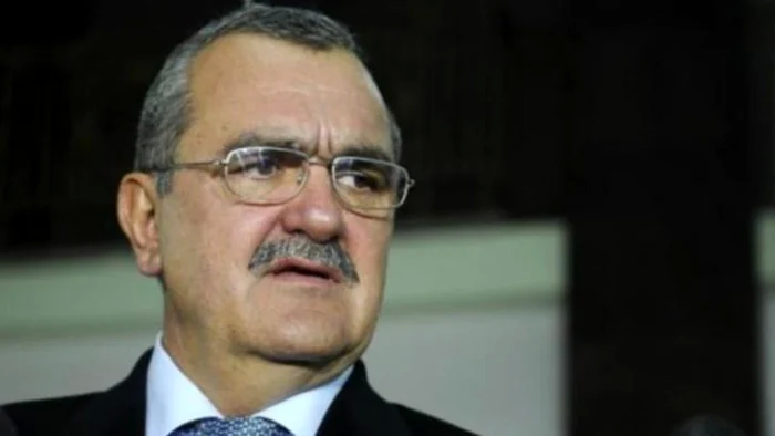 Casa-de-vacan-din-Delta-Dunrii-a-fostului-ministru-Miron-Mitrea-a-ars-ca-o-tor-Cine-ar-fi-dat-foc