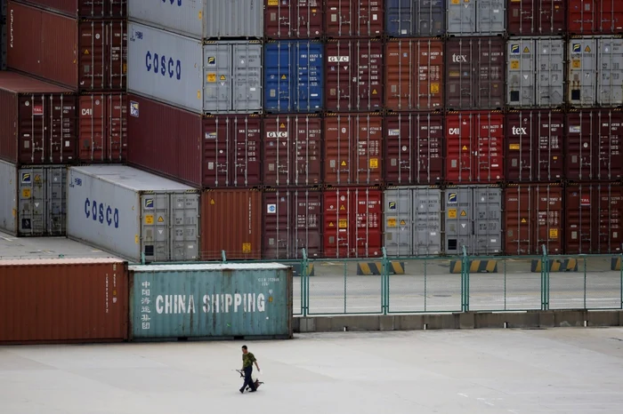 Comerul-dintre-Rusia-i-China-a-explodat-Aglomeraie-de-containere-de-transport-spre-Federaia-Rus