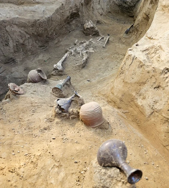Constana-o-imens-necropol-Misterul-frumoaselor-tomitane-ngropate-n-urm-cu-aproape-dou-milenii-FOTO
