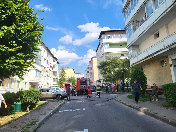 Dou-intervenii-de-evacuare-de-persoane-la-Piatra-Neam-ntr-un-bloc-a-fost-incendiu-n-altul-a-fost-tiat-eava-de-gaze