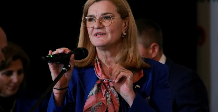 Elisabeta-Lip-taie-n-carne-vine-la-Federaia-de-Gimnastic-Sunt-plecai-acolo-ca-turiti-