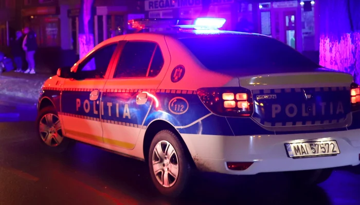 -Focuri-de-arm-trase-de-poliiti-pentru-prinderea-unui-ofer-care-conducea-but-i-nu-a-oprit