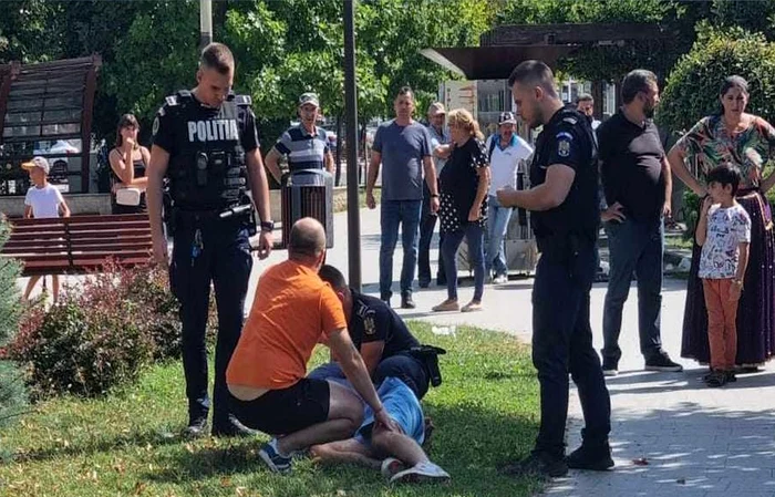 Incident-straniu-n-centrul-municipiului-Deva-Copil-smuls-din-braele-mamei-de-un-tnr-necunoscut