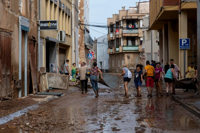 Inundaii-pe-insula-Mallorca-dup-precipitaii-record-Nicio-persoan-nu-a-fost-rnit-de-fenomenele-extreme