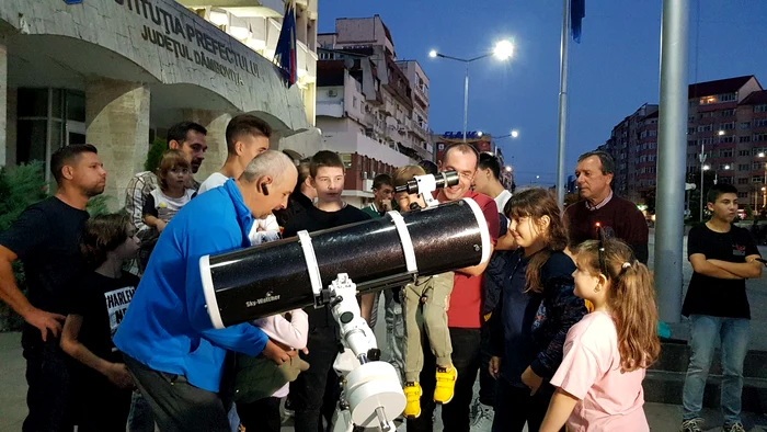 Noaptea-Cercettorilor-Europeni-eveniment-desfurat-simultan-n-26-de-ri-i-peste-400-de-orae-europene
