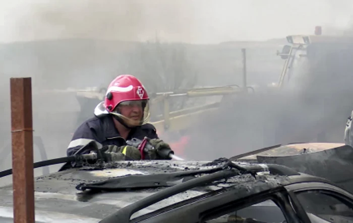 O-main-a-luat-foc-n-mers-pe-autostrada-A2-Bucureti-Constana-Traficul-afectat