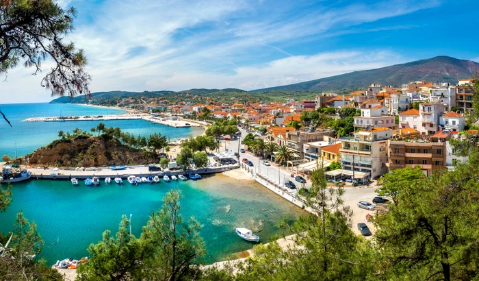 Ofert-de-neuitat-n-Grecia-ct-a-pltit-un-romn-pentru-un-ezlong-o-butur-i-o-intrare-la-WC